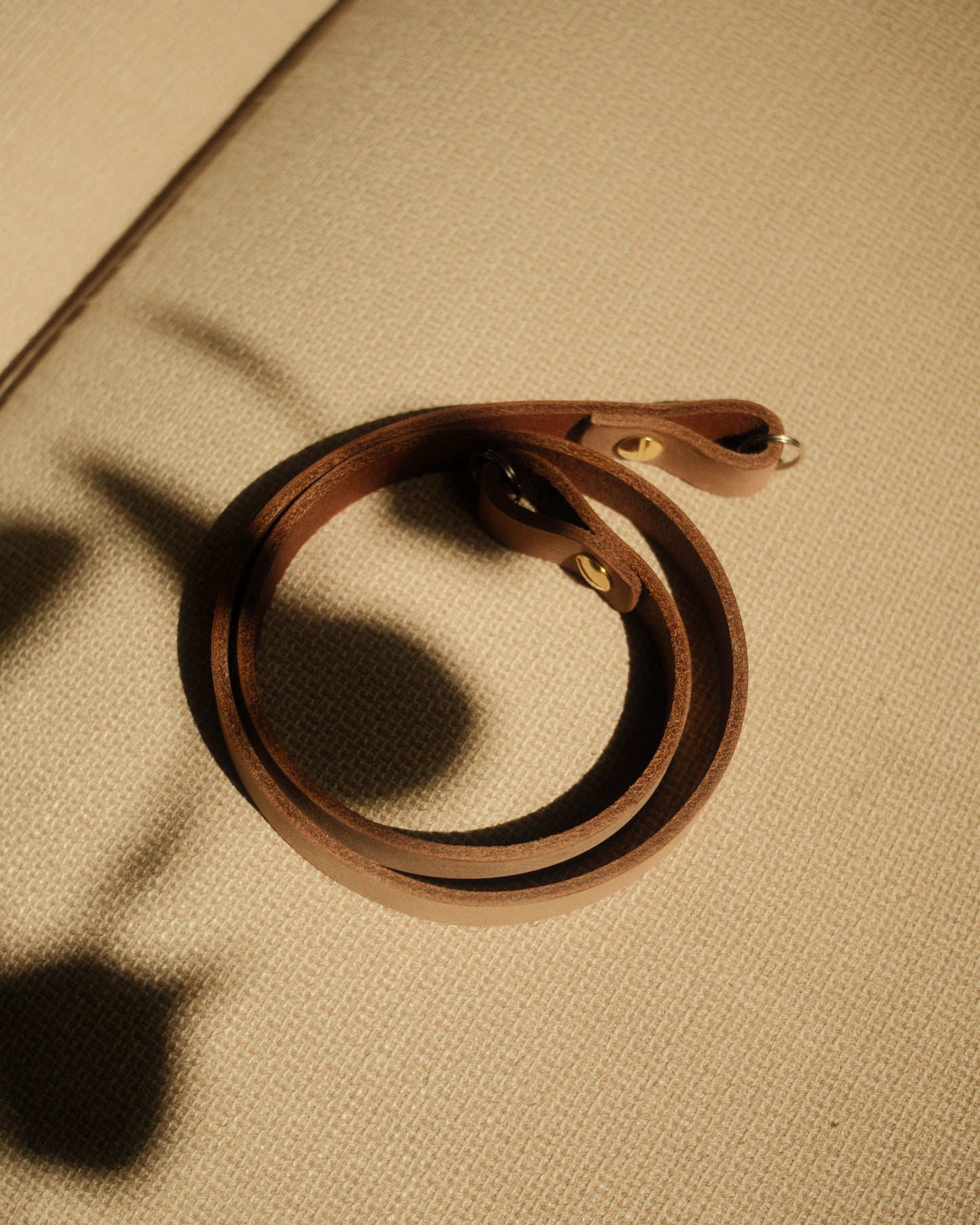 Leather Strap - Dünner Vintage Kameragurt aus hochwertigem Leder in Braun, Kameragurt für Analoge und DSLR Kamera - Camera Strap