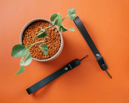 Bundle - 2x Kurze Leder Quick Release Handschlaufe Kameragurt - strapnstyles