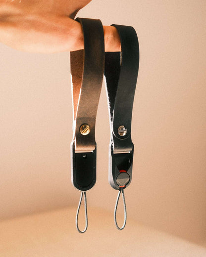 Quick Release Vintage Schlüsselanhänger aus Leder in Braun mit Schnellverschluss und Vintage-Niete