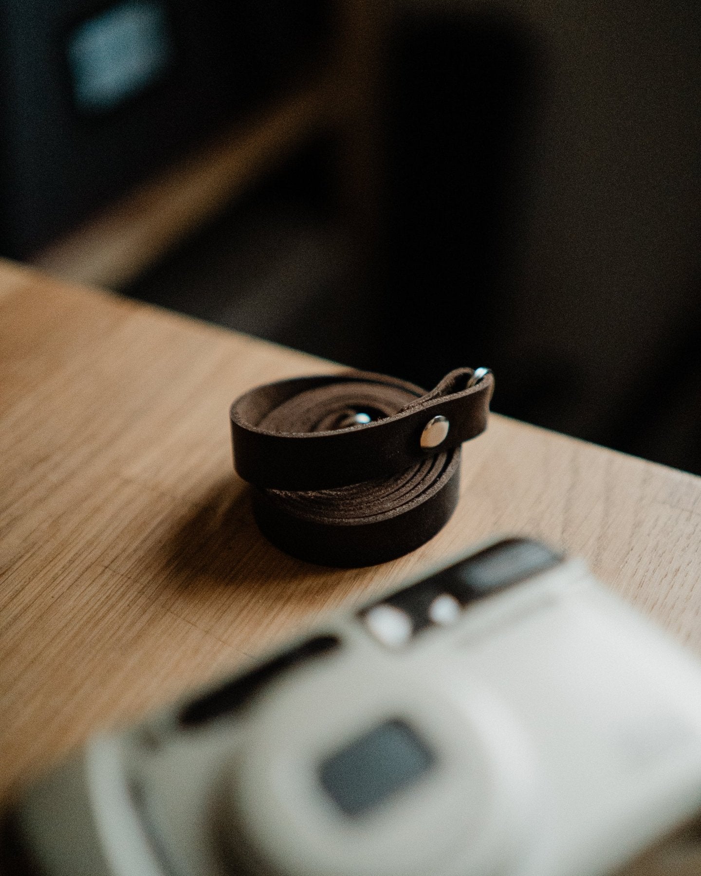 Dünner Leder Kameragurt Handgemacht | Strapnstyles – Thin Vintage Leather Camera Strap - strapnstyles