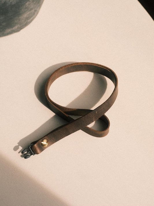 Leder Brustgurt - Dünner Vintage Kameragurt mit Clip aus hochwertigem Leder Strapnstyles