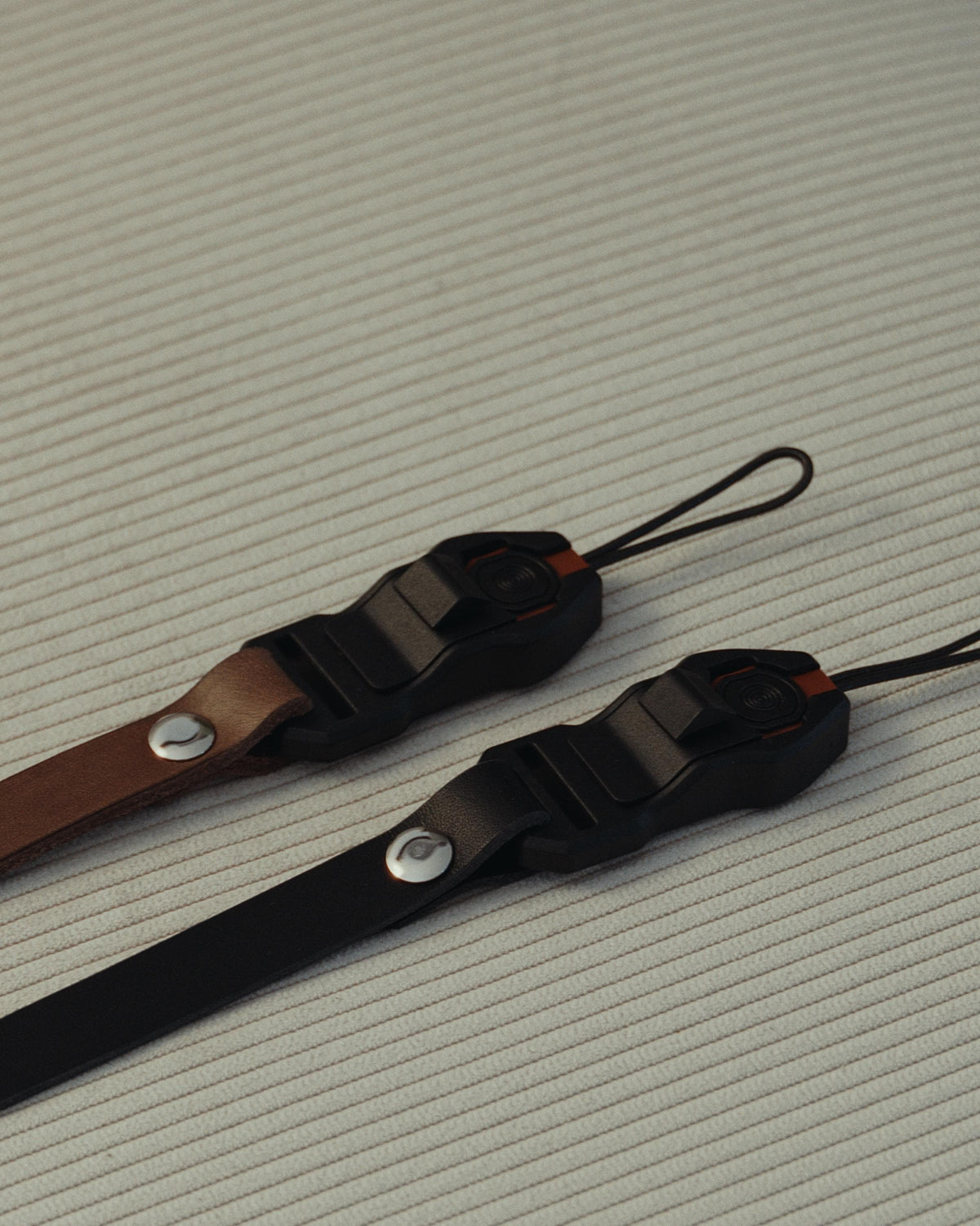 Leder Handschlaufe Quick Release Pro in Braun strapnstyles