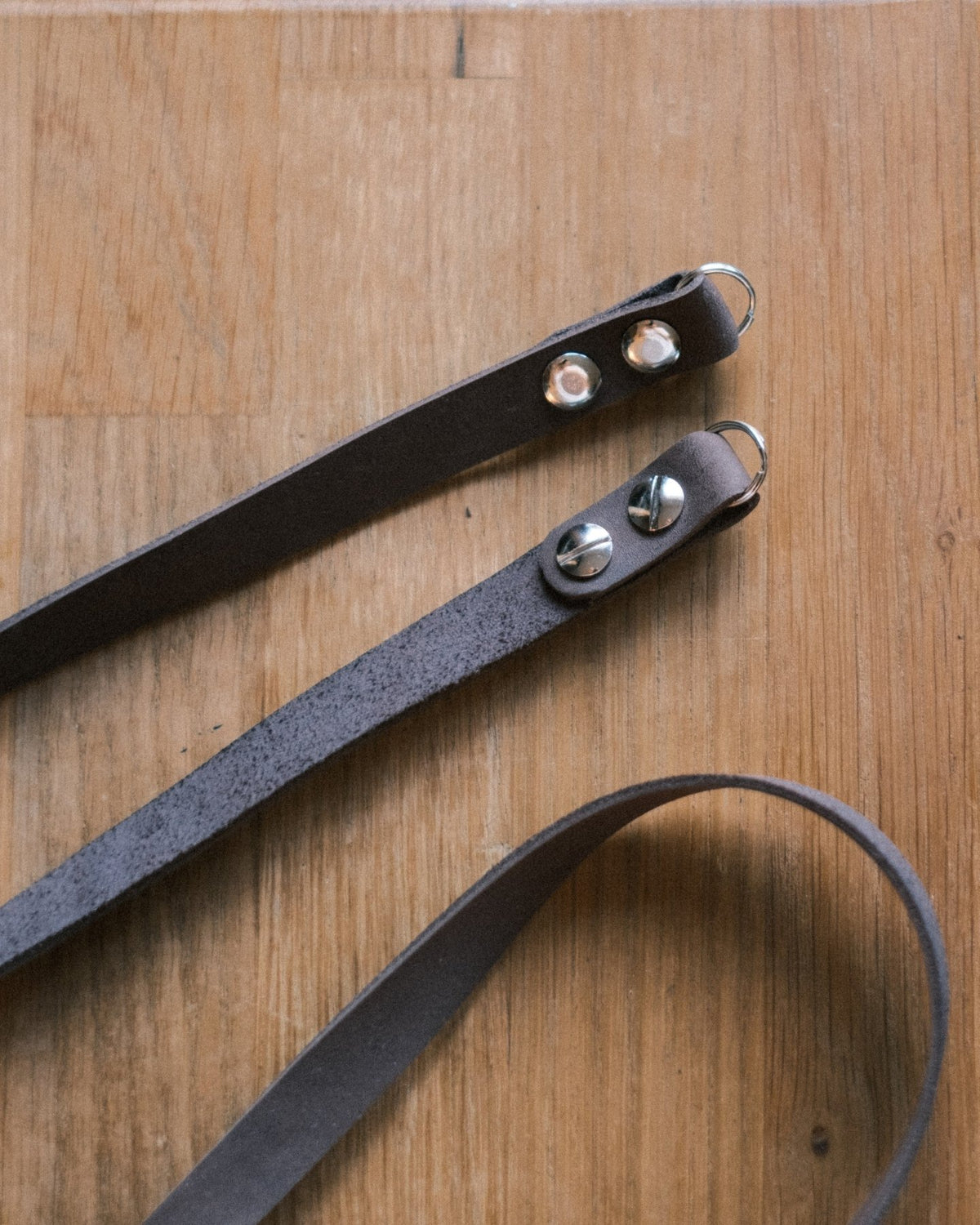 Kameragurt aus Leder doppelt gesichert | strapnstyles, Secure Vintage Leather Camera Strap - strapnstyles