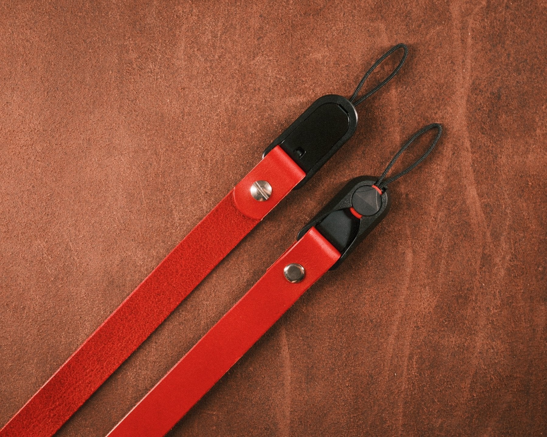 Kameragurt aus Leder mit Schnellverschluss, Quick Release Vintage Ledergurt für DSLR & Filmkameras, schmaler Leather Camera Strap - strapnstyles