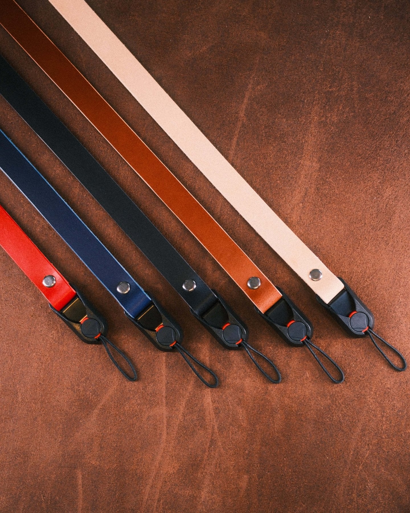 Kameragurt aus Leder mit Schnellverschluss, Quick Release Vintage Ledergurt für DSLR & Filmkameras, schmaler Leather Camera Strap - strapnstyles