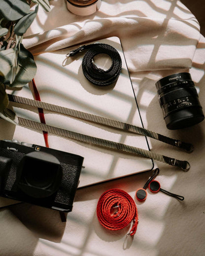 Kameraseil, Basic Kameragurt in Schwarz und weiteren Farben für Analoge und DSLR Kamera - Vintage Camera Strap - strapnstyles