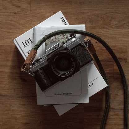Kameraseil, Kameragurt in Grün für Analoge SLR und DSLR Kamera - Leder Camera Strap Kurz - strapnstyles