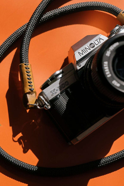 Kameraseil, Kameragurt in Schwarz für Analoge und DSLR Kamera - Leder Camera Strap - strapnstyles