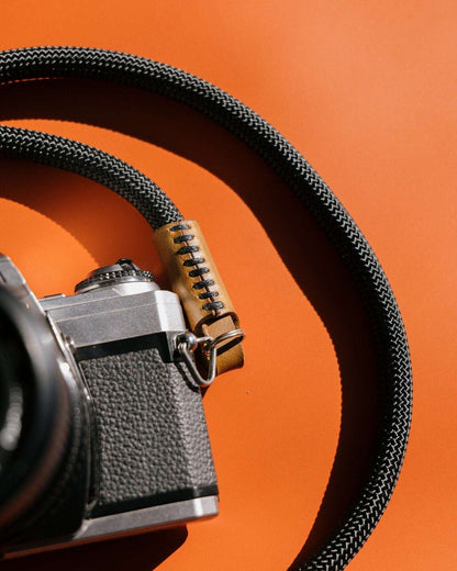 Kameraseil, Kameragurt in Schwarz für Analoge und DSLR Kamera - Leder Camera Strap - strapnstyles