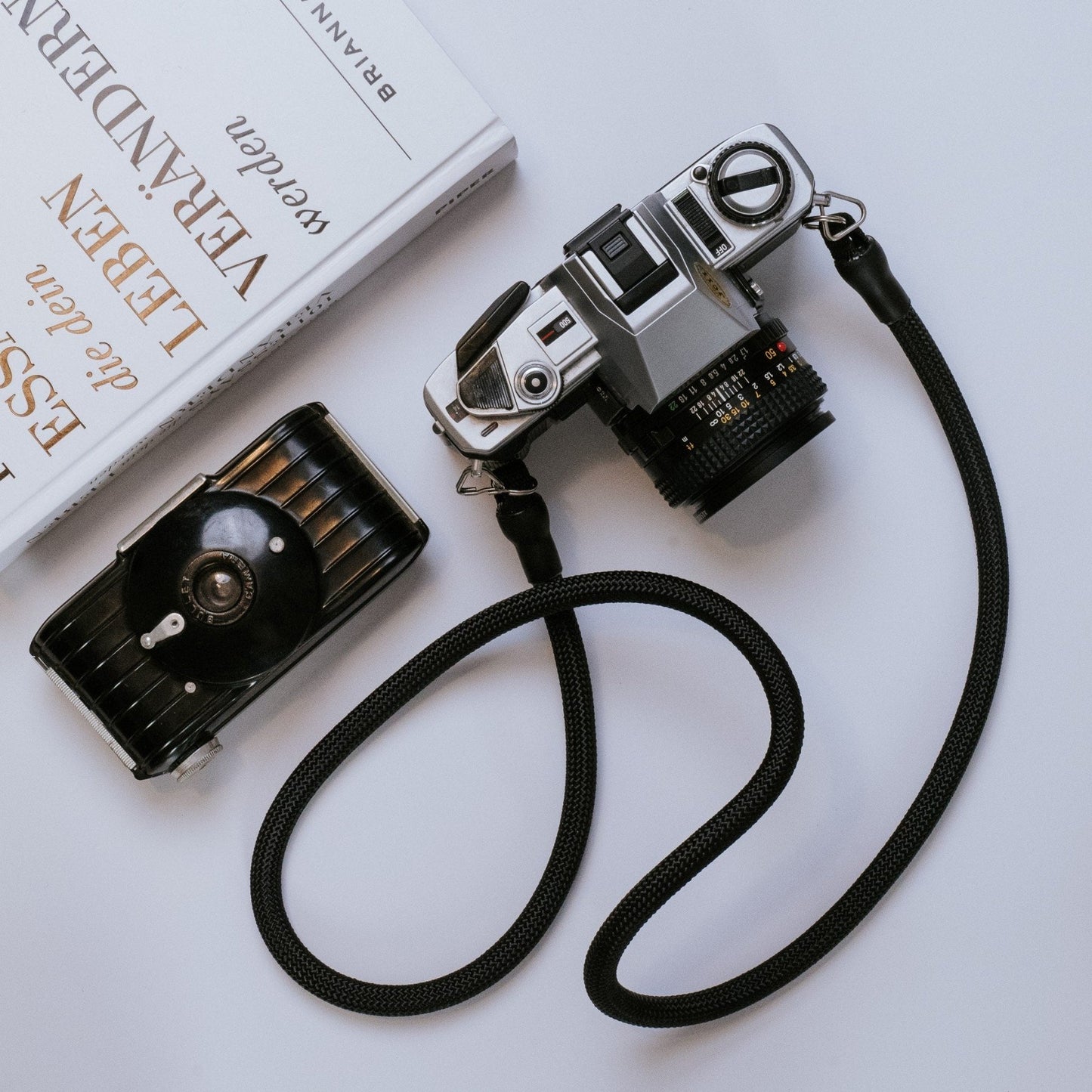 Kameraseil, Kameragurt in Schwarz und weiteren Farben für Analoge und DSLR Kamera - Vintage Camera Strap - strapnstyles