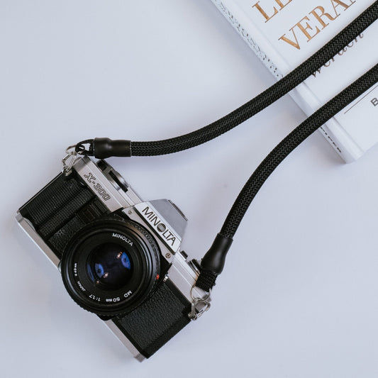 Kameraseil, Kameragurt in Schwarz und weiteren Farben für Analoge und DSLR Kamera - Vintage Camera Strap - strapnstyles