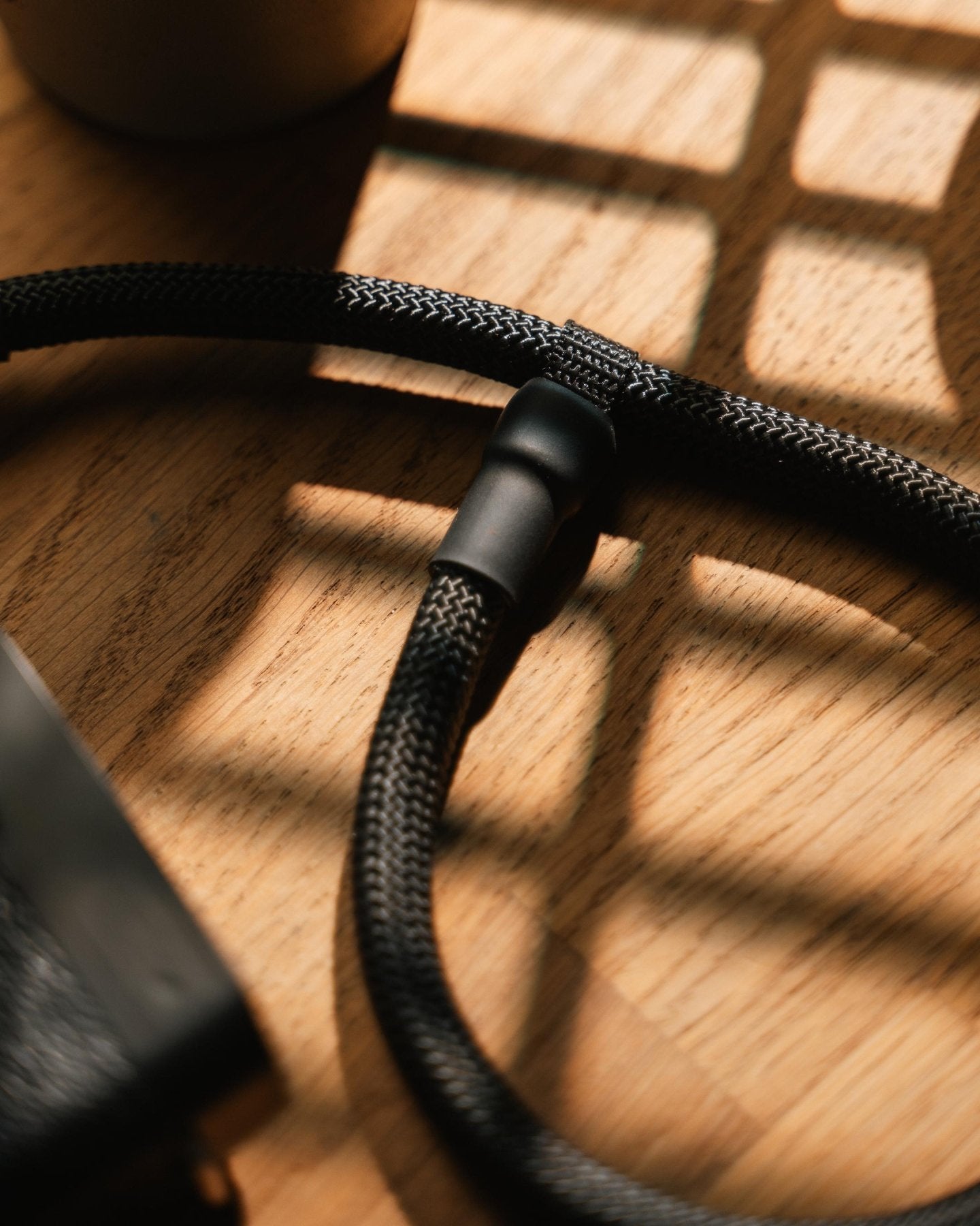 Kurzes Kameraseil, Handschlaufe, Kameragurt in Schwarz und weiteren Farben für Analoge und DSLR Kamera - Vintage Camera Strap - strapnstyles