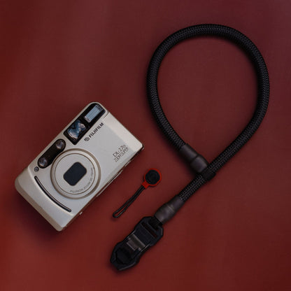 Kurzes Quick Release Kameraseil, Handschlaufe - Vintage Camera Strap - strapnstyles