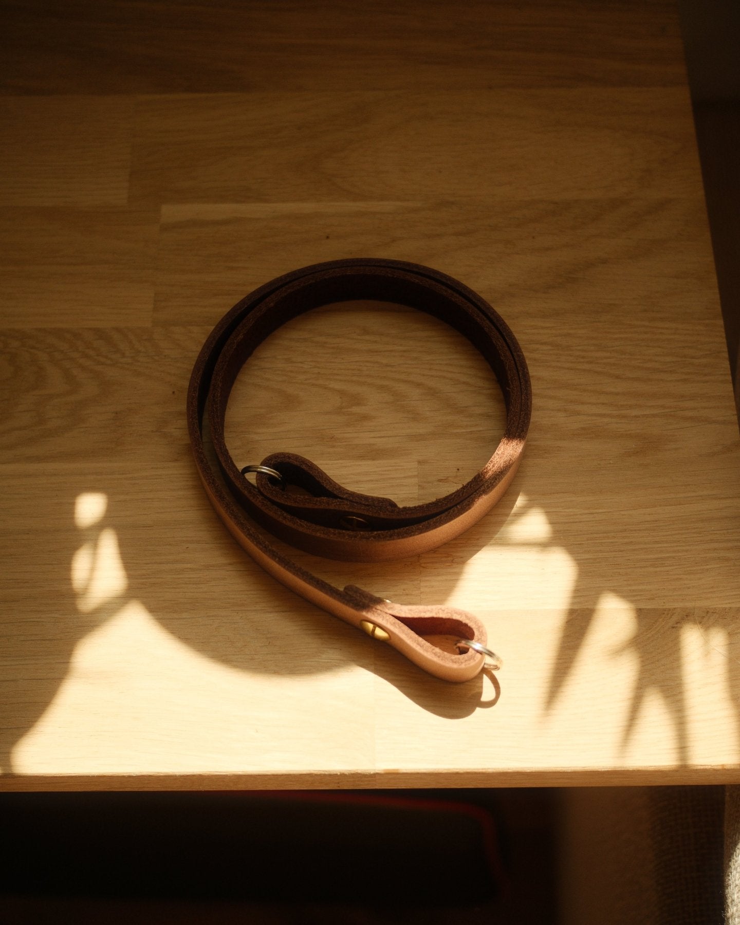 Leather Strap - Dünner Vintage Kameragurt aus hochwertigem Leder in Braun, Kameragurt für Analoge und DSLR Kamera - Camera Strap - strapnstyles