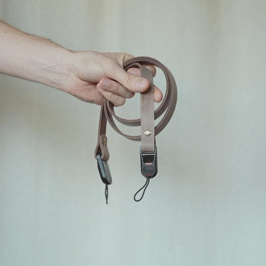 Ledergurt in Taupe mit Quick Release, Video