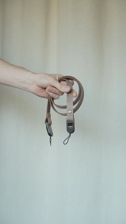Ledergurt in Taupe mit Quick Release, Video