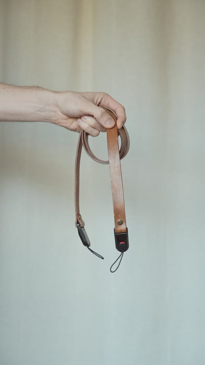 Ledergurt in Cognac mit Quick Release, Video