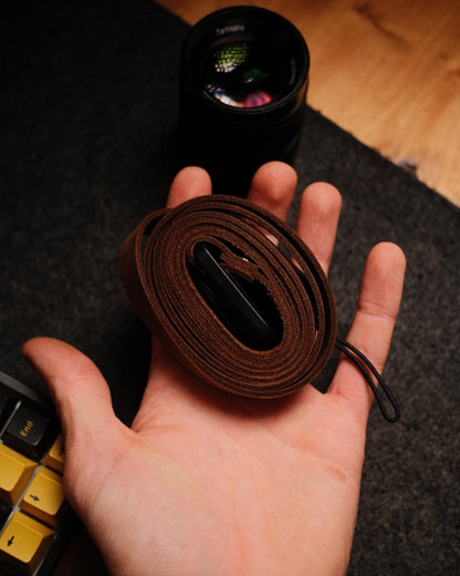 Quick Release Leather Strap - Dünner Vintage Kameragurt aus Leder in Braun, Kameragurt für Analoge und DSLR Kamera - Camera Strap - strapnstyles